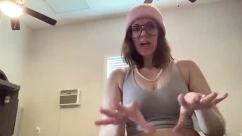 Snapshot of linusloves chatting on 16, 2, 2026 linusloves online show from 16, 2, 2026