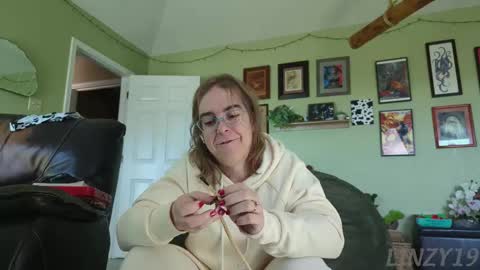 Linzy19 online show from 10, 11, 2025