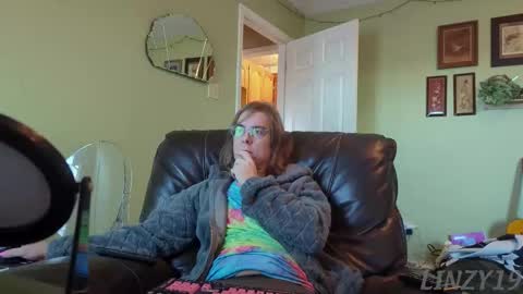 Linzy19 online show from 17, 11, 2025