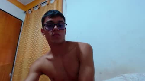 Snapshot of lion_grr chatting on 19, 10, 2025 lion_grr online show from 19, 10, 2025