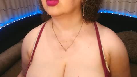 Snapshot of lipsaddiction chatting on 5, 7, 2026 LIpsAddiction online show from 5, 7, 2026