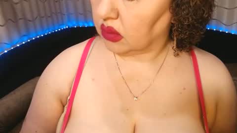 Snapshot of lipsaddiction chatting on 7, 7, 2026 LIpsAddiction online show from 7, 7, 2026