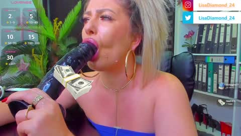 Snapshot of lisa2018 chatting on 7, 1, 2025 lisa online show from 7, 1, 2025