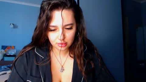 Snapshot of lisa_lady_golden chatting on 17, 10, 2025 lisa_lady_golden online show from 17, 10, 2025