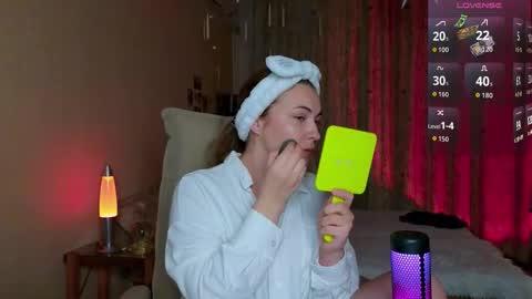 LisaCase online show from 28, 11, 2025