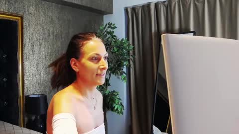 lisacroft online show from 12, 2, 2025