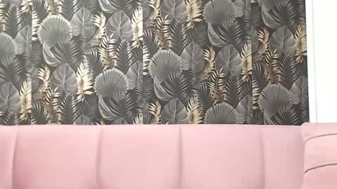 Lisa Grand online show from 4, 3, 2025