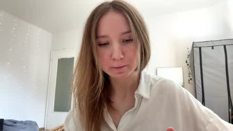 lisasmall online show from 10, 6, 2026