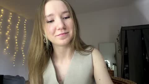 lisasmall online show from 11, 6, 2026