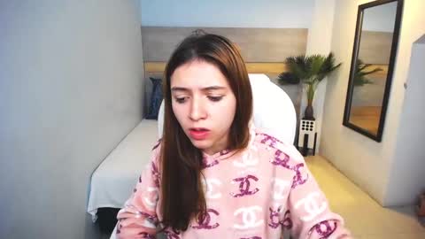 Liseth Fox online show from 7, 12, 2024