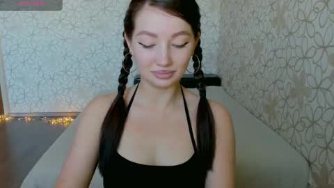 Snapshot of lissa_cristal_ chatting on 25, 5, 2026 lissa_cristal_ online show from 25, 5, 2026