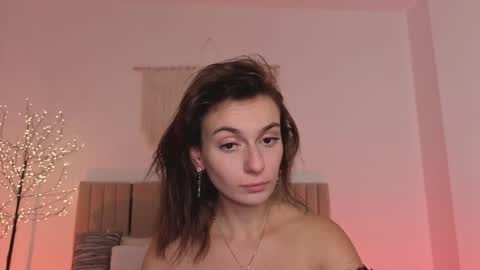 lit1le_mia online show from 3, 11, 2025