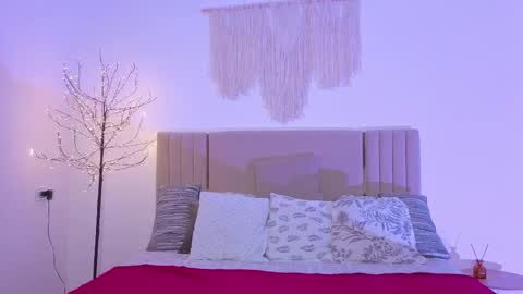 lit1le_mia online show from 4, 11, 2025