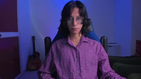 Snapshot of literateboy chatting on 4, 2, 2025 Literateboy online show from 4, 2, 2025