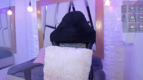 little ary online show from 25, 4, 2026