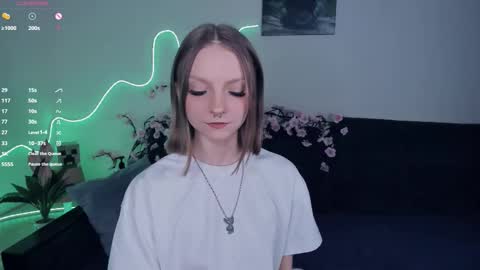 Snapshot of little__caprice chatting on 11, 11, 2025 Bella online show from 11, 11, 2025