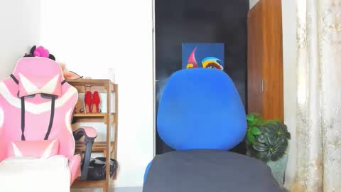 Snapshot of little_africa chatting on 2, 11, 2025 little_africa online show from 2, 11, 2025