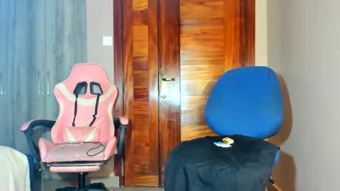 Snapshot of little_africa chatting on 17, 2, 2026 little_africa online show from 17, 2, 2026