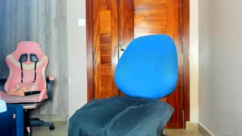 little_africa online show from 15, 4, 2026