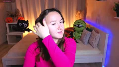 Snapshot of little_doll_meow chatting on 23, 10, 2025 Alexandra online show from 23, 10, 2025