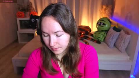 Snapshot of little_doll_meow chatting on 28, 10, 2025 Alexandra online show from 28, 10, 2025