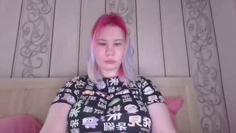 Snapshot of little_kitsune chatting on 27, 10, 2025 Rachel online show from 27, 10, 2025