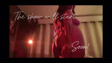 Snapshot of little_maeve chatting on 12, 9, 2025 Maeve  online show from 12, 9, 2025