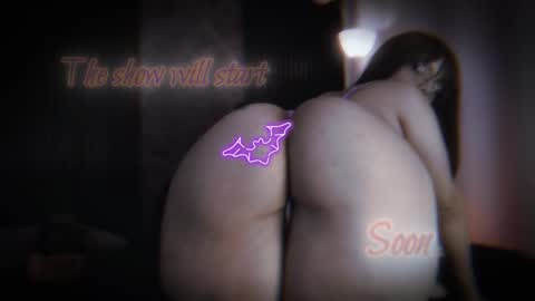 Snapshot of little_maeve chatting on 13, 10, 2025 Maeve  online show from 13, 10, 2025