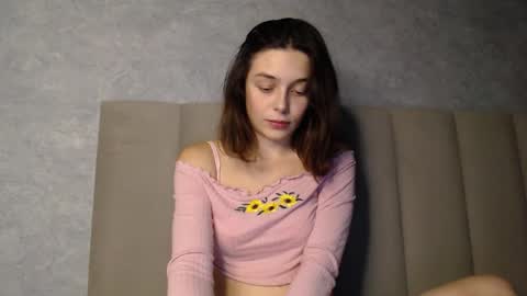 Snapshot of little_mia__ chatting on 21, 10, 2025 Mia   Im online every day 1530 PM in New York  2030 PM in London online show from 21, 10, 2025