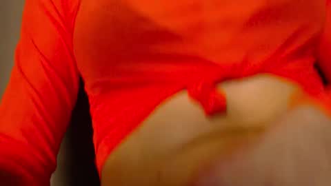 Mia   Im online every day 1530 PM in New York  2030 PM in London online show from 17, 11, 2025