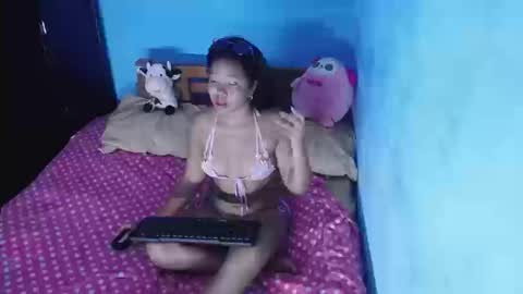 Snapshot of little_onixxx chatting on 24, 9, 2025 little_onixxx online show from 24, 9, 2025