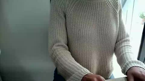 Snapshot of littleaura chatting on 22, 4, 2026 LittleAura online show from 22, 4, 2026