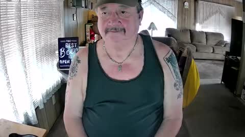 Snapshot of littled83057 chatting on 3, 10, 2025 Littled83057 online show from 3, 10, 2025