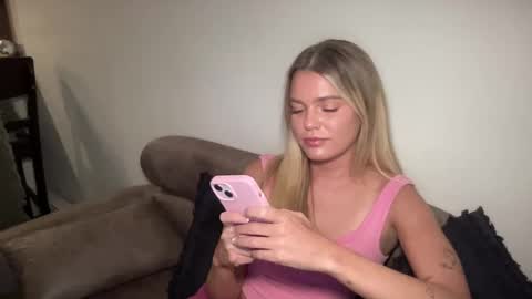 Marciabrady online show from 4, 1, 2025