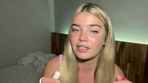 Snapshot of littlemaryjane19 chatting on 28, 3, 2026 Marciabrady online show from 28, 3, 2026