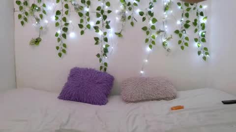 Moon online show from 2, 4, 2026