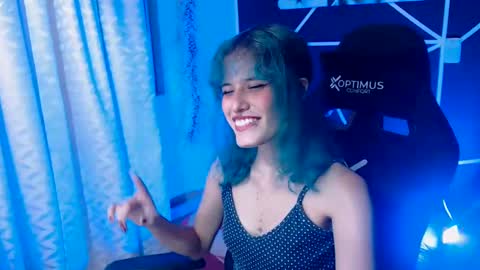 Snapshot of littlenami_ chatting on 2, 10, 2025 LAUREN online show from 2, 10, 2025