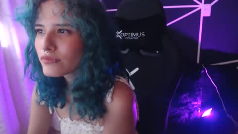 Snapshot of littlenami_ chatting on 27, 10, 2025 LAUREN online show from 27, 10, 2025