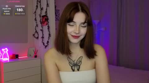 Bella online show from 5, 11, 2025