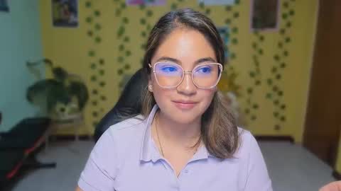 Mia  Wednesday to Sunday 730 am to 1030 am Colombian Hour D online show from 16, 4, 2026