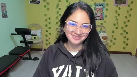 Snapshot of littleprety6969 chatting on 22, 6, 2026 Mia Wednesday to Sunday 730 am to 1030 am Colombian Hour D online show from 22, 6, 2026