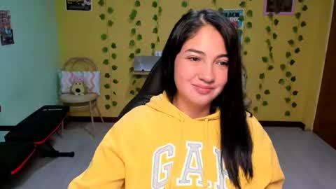 Snapshot of littleprety6969 chatting on 25, 7, 2026 Mia Wednesday to Sunday 730 am to 1030 am Colombian Hour D online show from 25, 7, 2026
