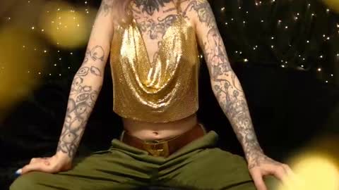 Snapshot of littlespacemouse chatting on 27, 10, 2025 Niki free tg channel with some photos gifs and info about streams online show from 27, 10, 2025