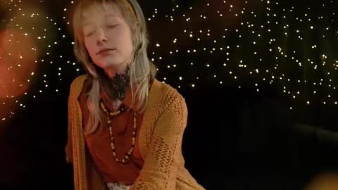 Snapshot of littlespacemouse chatting on 22, 2, 2026 Niki free tg channel with some photos gifs and info about streams online show from 22, 2, 2026