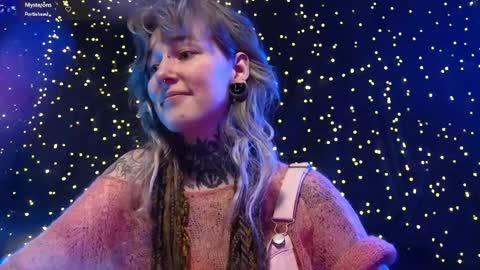 Niki  free tg channel with some photos gifs and info about streams  online show from 15, 4, 2026