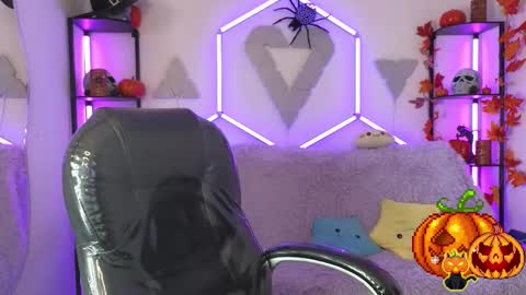 littlevixen18 online show from 30, 10, 2025