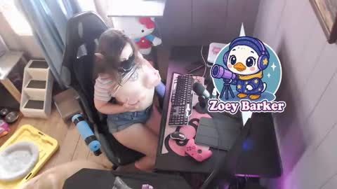 Snapshot of littlezoey2007 chatting on 19, 9, 2025 littlezoey2007 online show from 19, 9, 2025