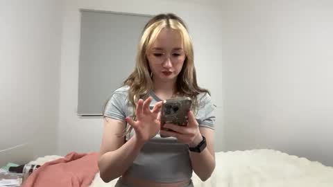 Snapshot of livialachowski chatting on 3, 2, 2026 Livia Lachowski online show from 3, 2, 2026