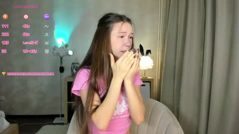 Snapshot of living_doll chatting on 21, 5, 2026 Living Doll online show from 21, 5, 2026