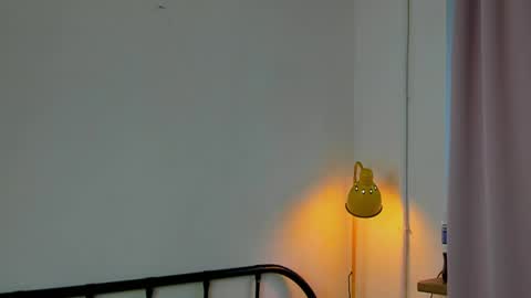 liyaflyhigh online show from 25, 4, 2026